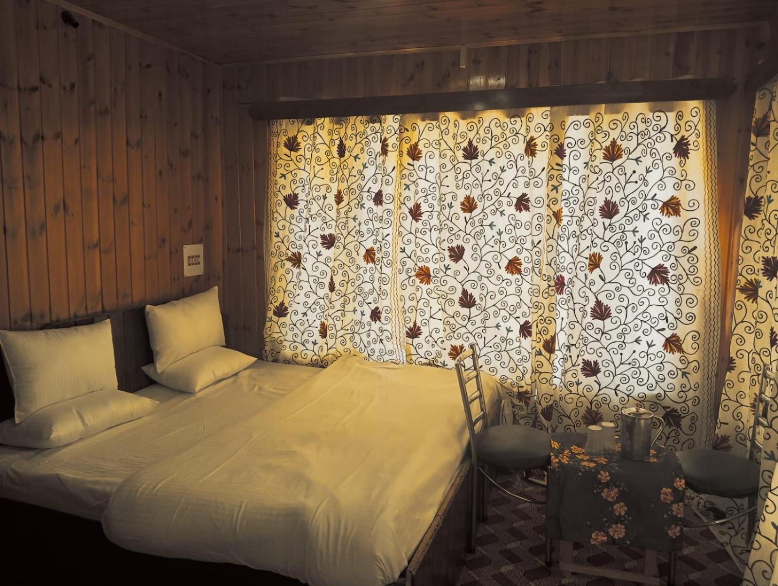 New Prince Cottage & Saibha Palace Pahalgam Bagian luar foto