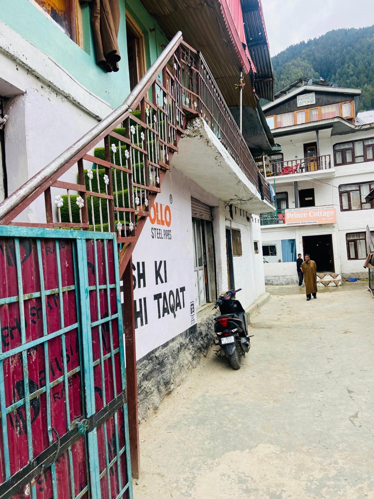 New Prince Cottage & Saibha Palace Pahalgam Bagian luar foto